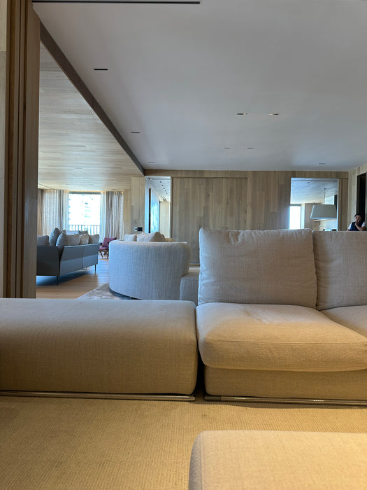 Sofá Modular "Marcel" com Par de Pufes – Antonio Citterio para B&B Italia