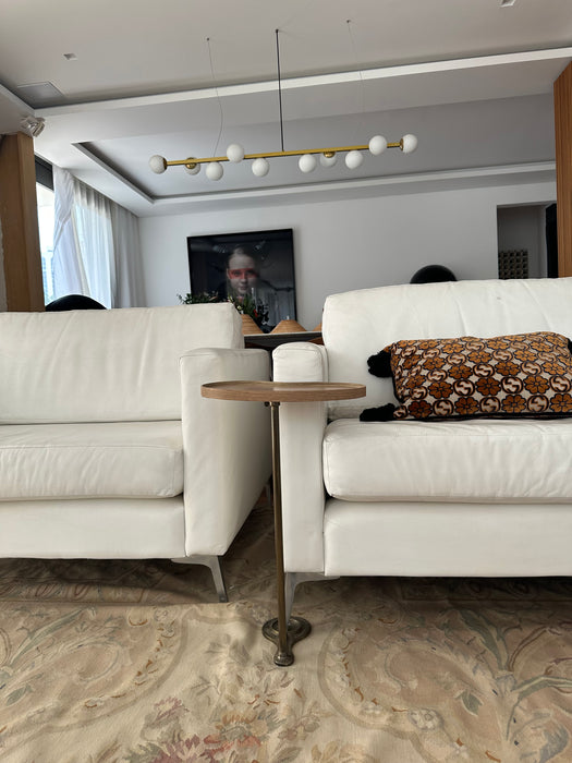 Par de Poltronas (não acompanha mesa auxiliar)