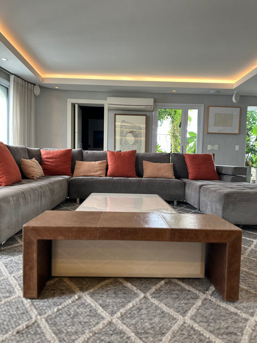 Mesa/ Banco em Couro de Croco com Rodízios