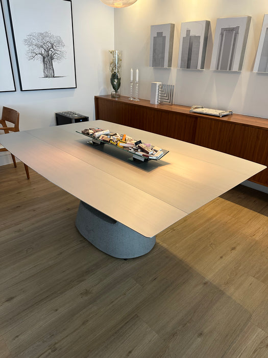 Mesa de Jantar “Table B” – Konstantin Grcic para BD Barcelona
