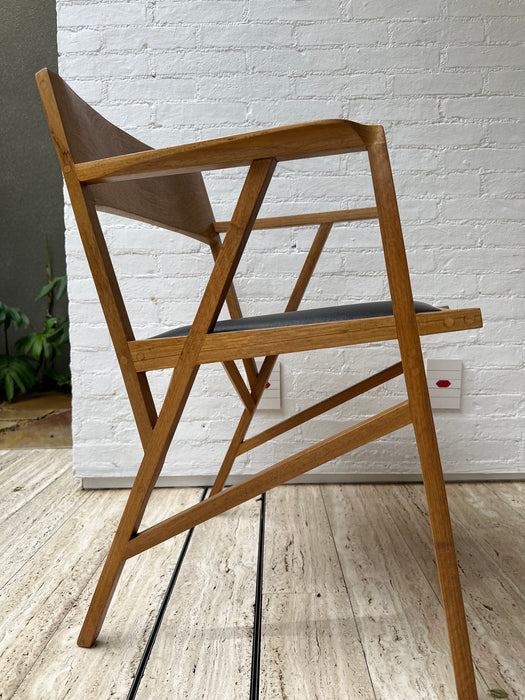 Conjunto de Mesa “Rodésia” com 4 Cadeiras “Atibaia” – Paulo Alves