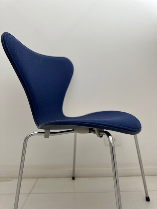 Par de Cadeiras "Serie 7" - Arne Jacobsen para Fritz  Hansen