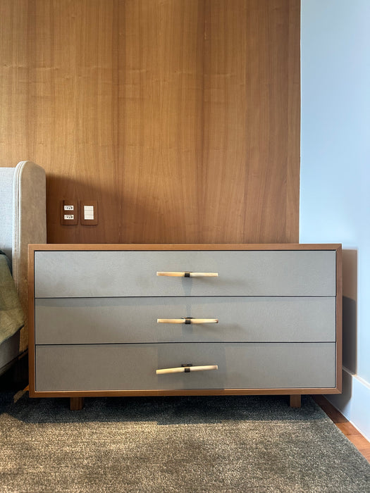 Par de Mesas de Cabeceira