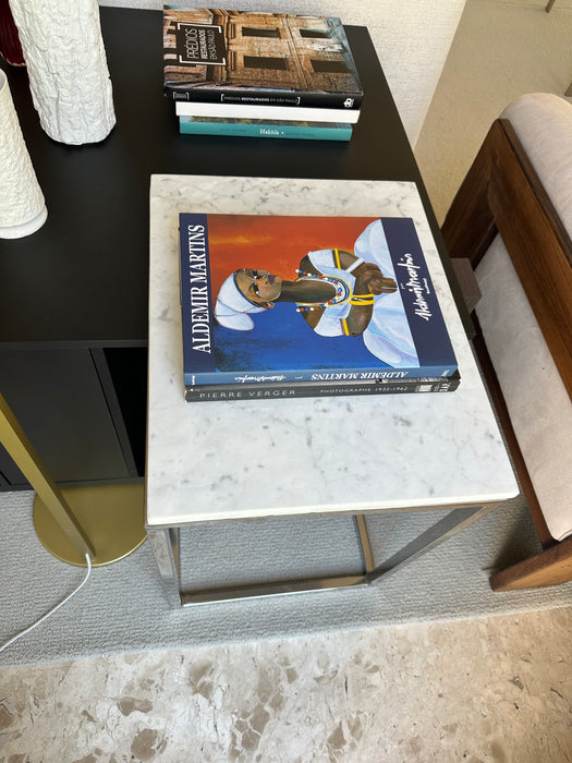 Coffee Table com Tampo em Mármore