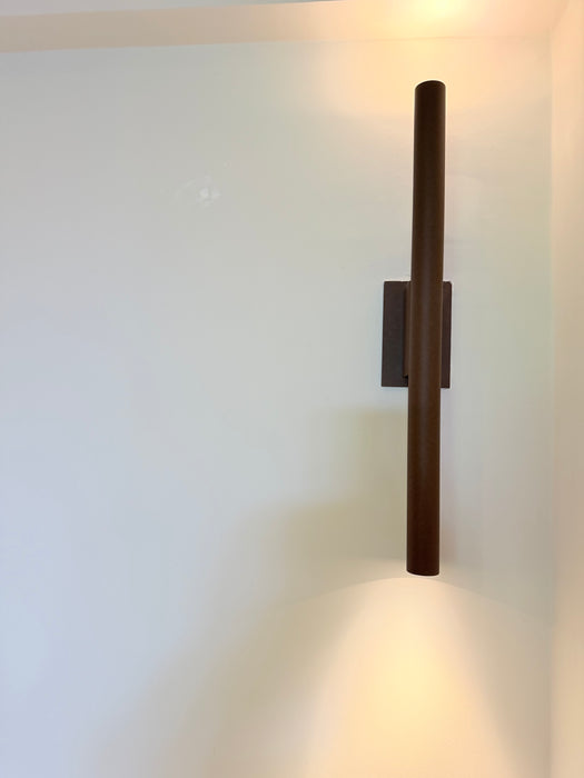 Par de Arandelas “Rod W2” em Latão