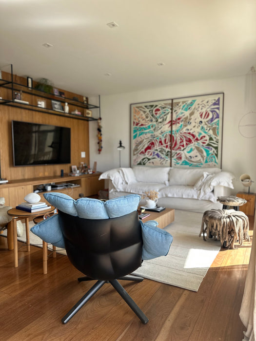 Poltrona “Husk” Giratória com Banqueta – Patrícia Urquiola para B&B Italia