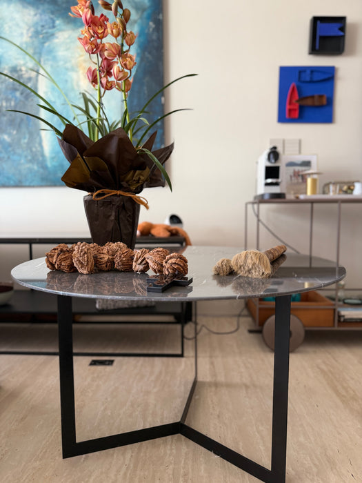 Mesa de Apoio com Tampo em Mármore