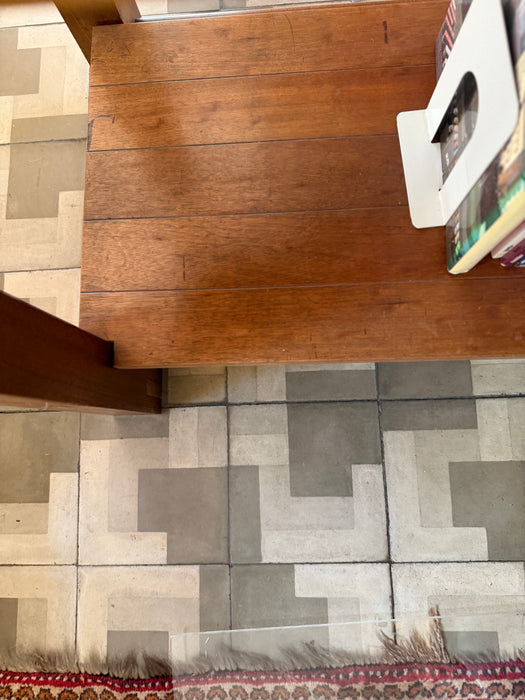 Estante Madeira Maciça - Mauricio Azeredo