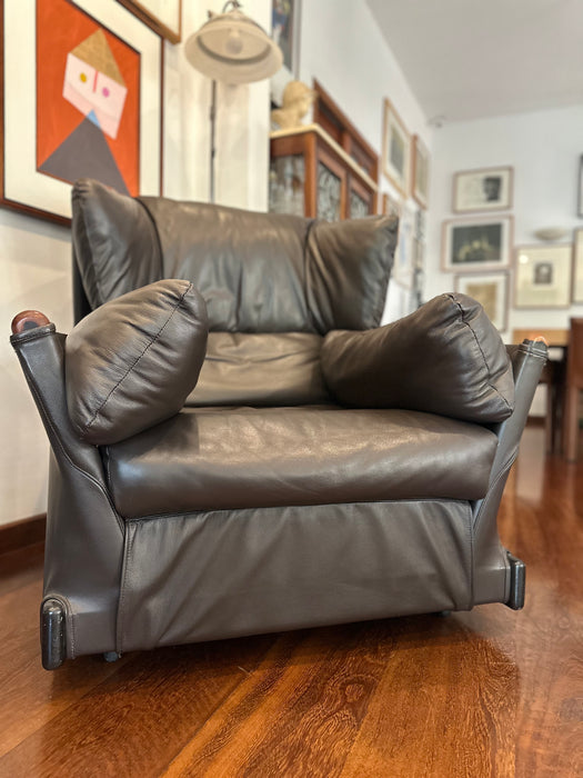 Poltrona “Viola D’Amore” em Couro – Piero di Martini para Cassina