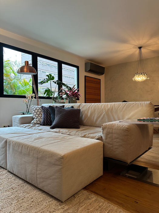 Sofá "Lasso" em Lona (pufes vendidos separadamente) – Estúdio Bola