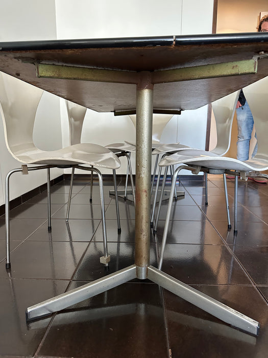 Mesa de Jantar Eames Segmentada em Fórmica –  Eames para Forma