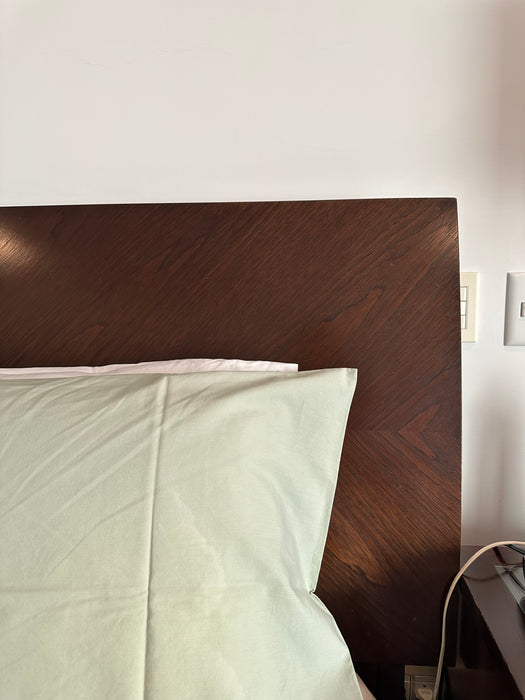 Cama de Casal Super King (colchão incluso) - Madeira Bonita