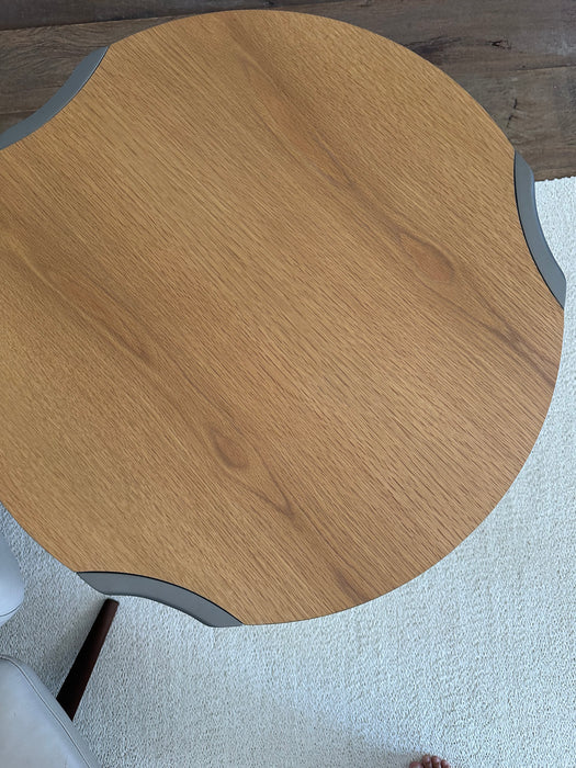 Mesa Lateral “Laguna” – Fellipe Piccelli para Breton