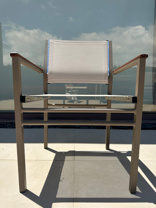 Conjunto Outdoor com Mesa de Jantar e 4 Cadeiras "Ônix" - Franccino  e Mac Design