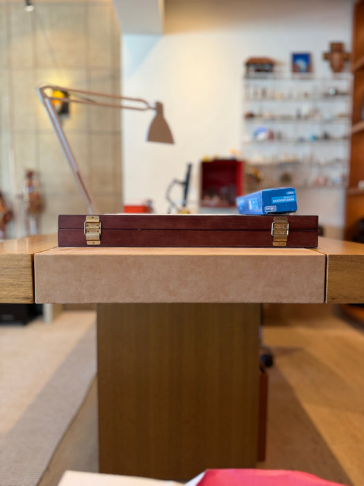 Mesa de Escritório "Catetete" com 2 Nichos de Parede – Ivan Rezende para Dpot