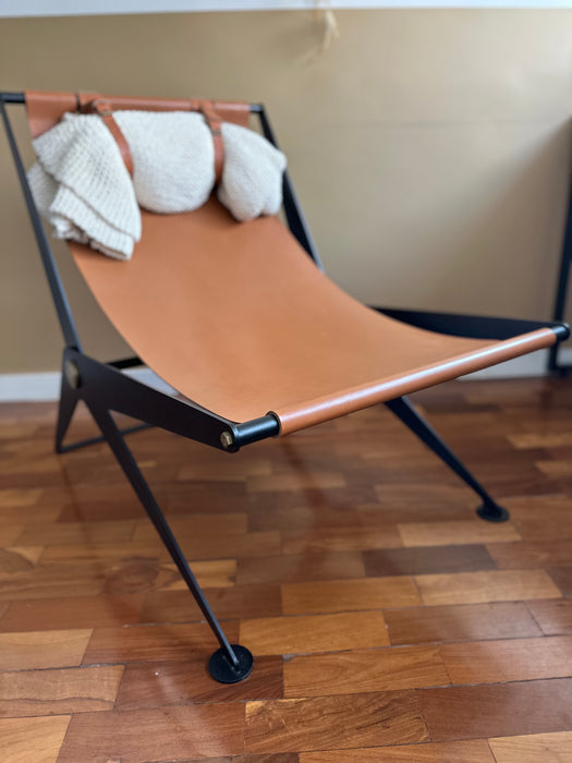 Poltrona "Pliant Bloomer" – Felipe Protti para Prototype