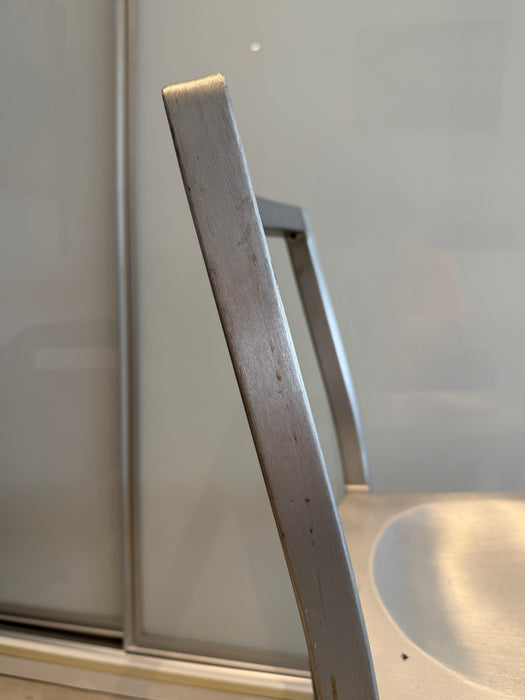 Conjunto com 8 Cadeiras “HUD” (2 Foscas e 6 Brilhantes) – Philippe Starck para Emeco