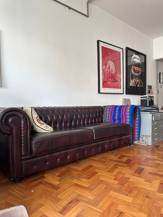 Sofá “Chesterfield” em Couro – Micasa