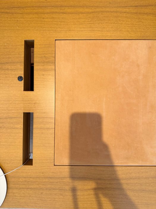 Mesa de Escritório "Catetete" com 2 Nichos de Parede – Ivan Rezende para Dpot