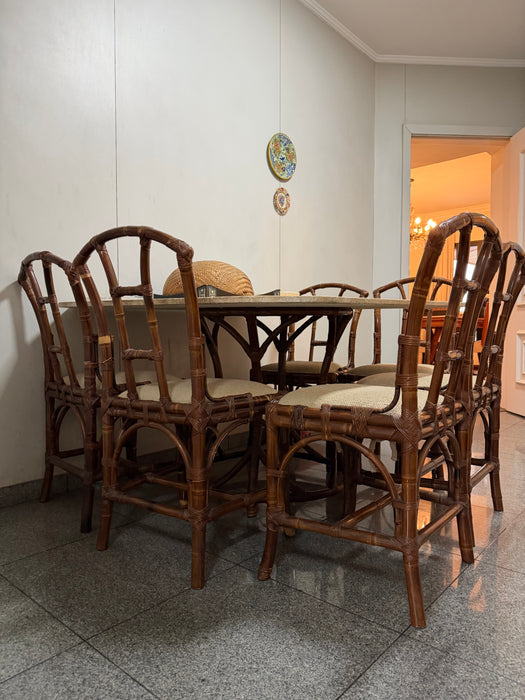 Mesa de Jantar com 8 Cadeiras em Bambu