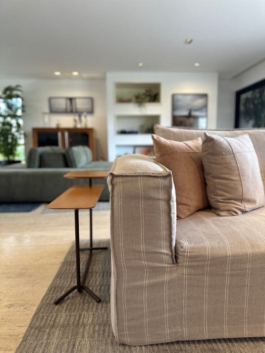 Mesa Lateral "C404" – Marcus Ferreira para Decameron