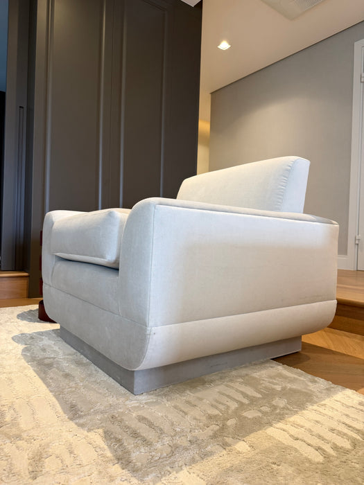 Par de Poltronas "Flint Velvet" – Arteriors