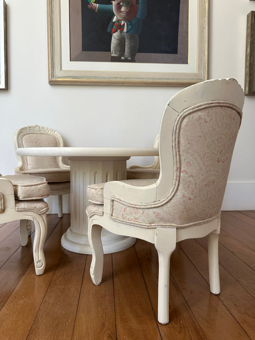 Mesa Infantil com 4 Cadeiras Clássicas em Pátina e Tecido Ralph Lauren