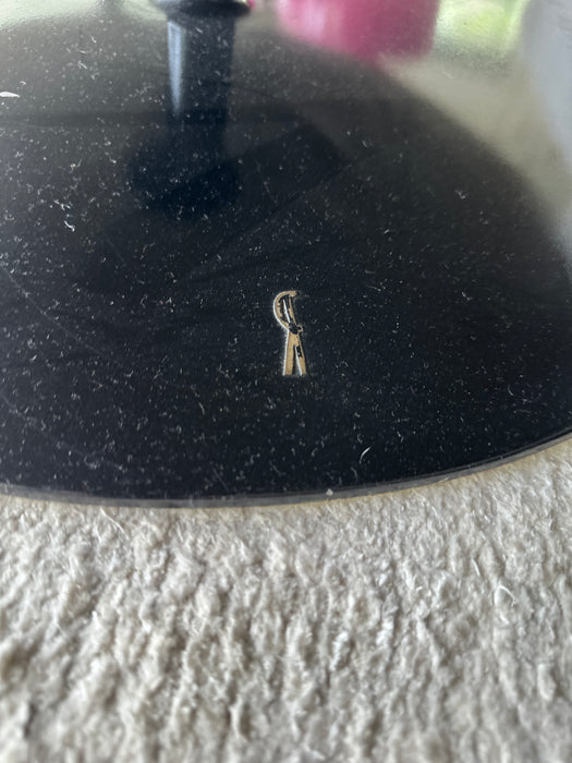 Poltrona “Gaivota” em Couro – Ricardo Fasanello