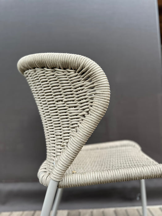 Conjunto Outdoor com Mesa de Jantar "Ayty" 8 Cadeiras "Andro" e Ombrelone - Saccaro