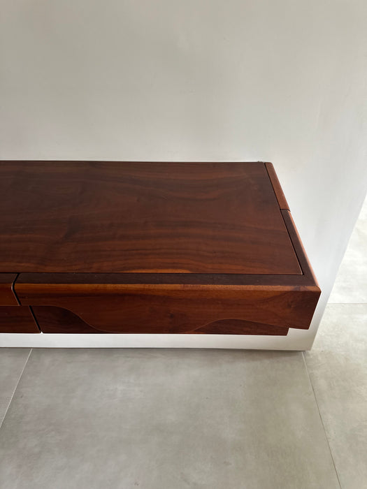 Aparador Suspenso "Copacabana" – Arthur Casas para Micasa