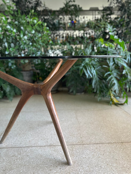 Mesa de Jantar com 3 Pés em Madeira e Tampo de Vidro