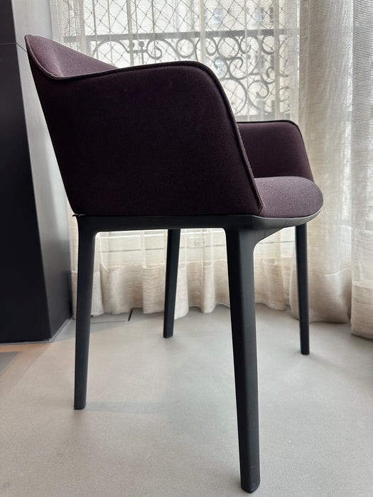 Conjunto com 8 Cadeiras “Soft Shell” com Braços – Ronan & Erwan Bouroullec para Vitra