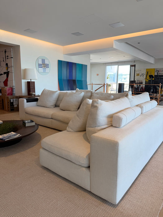 Sofá em L “Santorini” – Minotti para Atrium