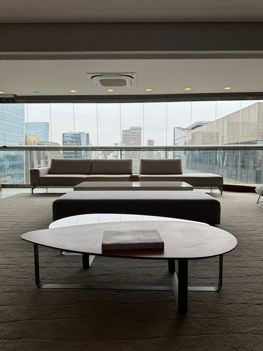 Mesas de Centro com Tampo em Madeira e Resina