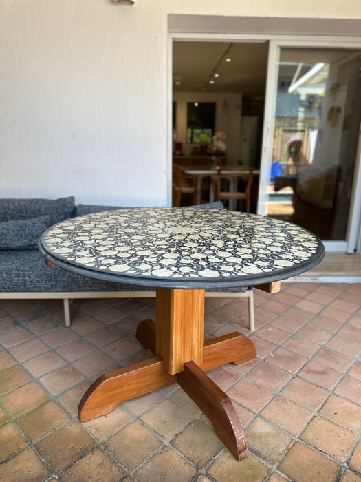 Mesa Indiana com Tampo em Madrepérola