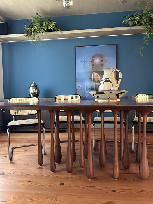 Mesa de Jantar "Chuva" Oval  – Léo Romano para Arquivo Contemporâneo