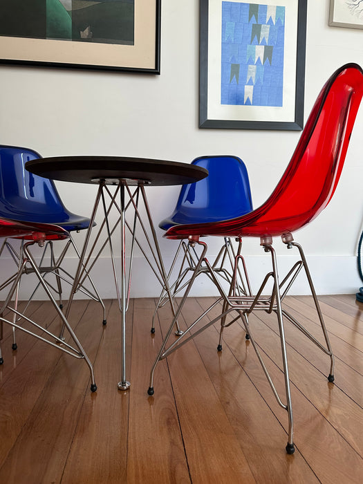 Mesa Infantil com 4 Cadeiras Eames