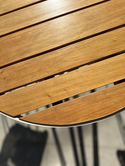 Mesa Bistrô “Cocar” com 2 Banquetas – Líder Interiores