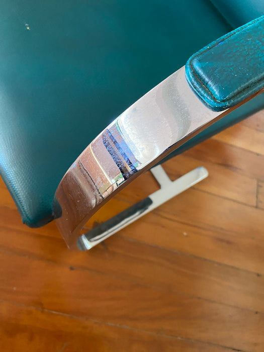 Conjunto com 4 Cadeiras "BRNO" em Couro – Ludwig Mies van der Rohe