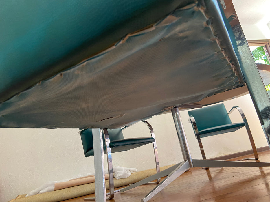 Conjunto com 4 Cadeiras "BRNO" em Couro – Ludwig Mies van der Rohe