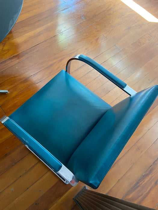 Conjunto com 4 Cadeiras "BRNO" em Couro – Ludwig Mies van der Rohe