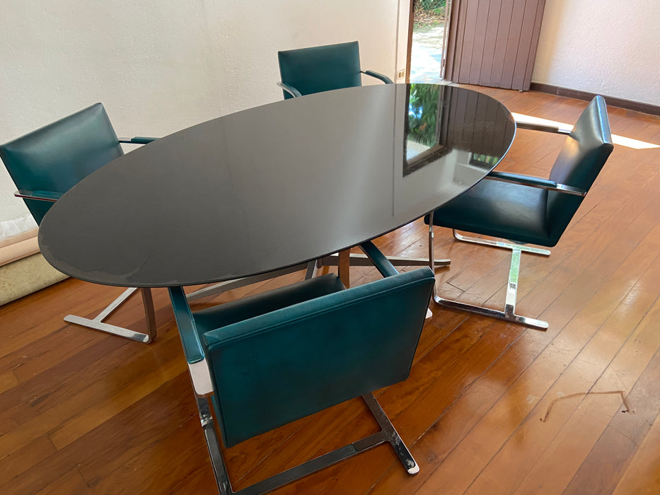 Mesa de Jantar Oval "FK2" – Florence Knoll para Forma