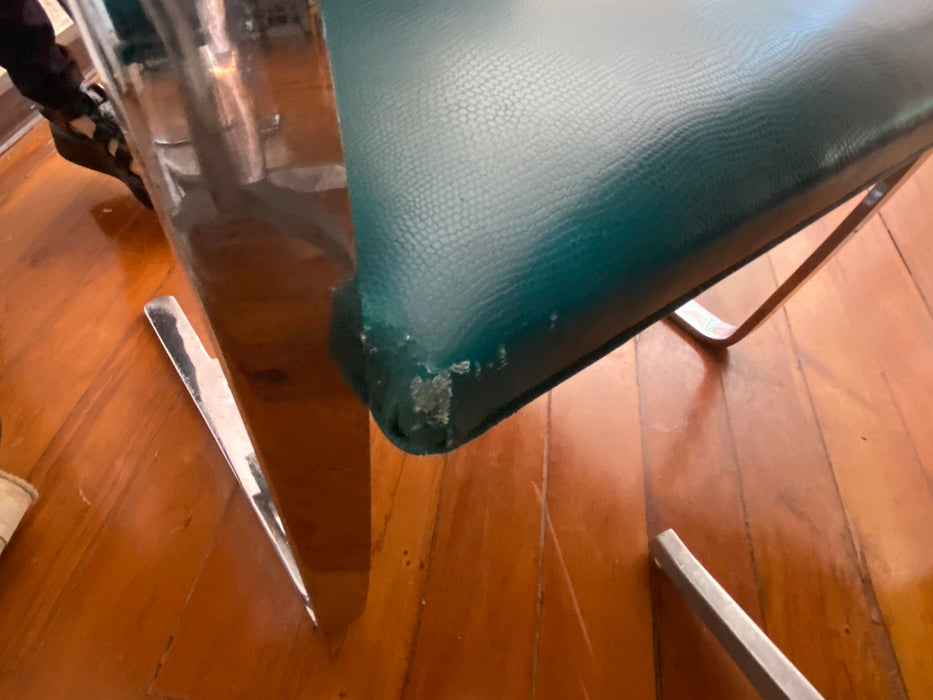 Conjunto com 4 Cadeiras "BRNO" em Couro – Ludwig Mies van der Rohe