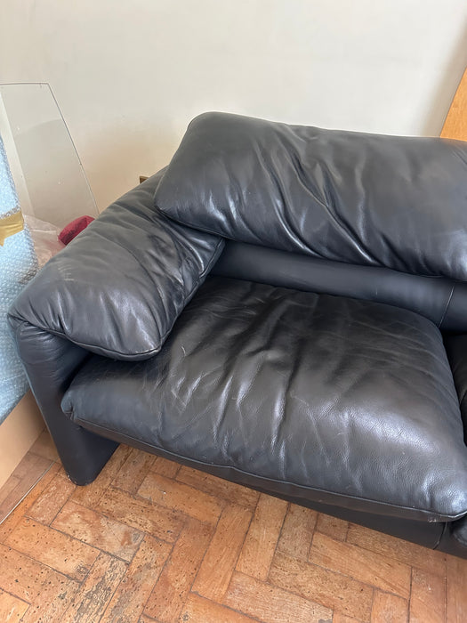 Sofá "Maralunga" de 3 Lugares em Couro Preto - Vico Magistretti para Cassina (produzido Probjeto)