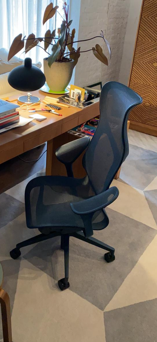 Cadeira de Escritório "Cosm" com Encosto Alto – Herman Miller