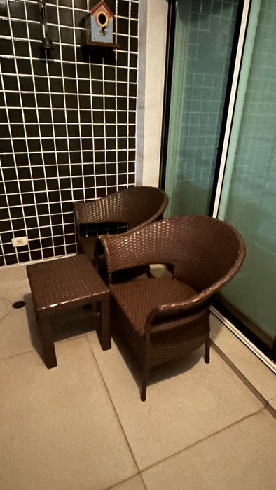 Par de Cadeiras com Banqueta em Fibra
