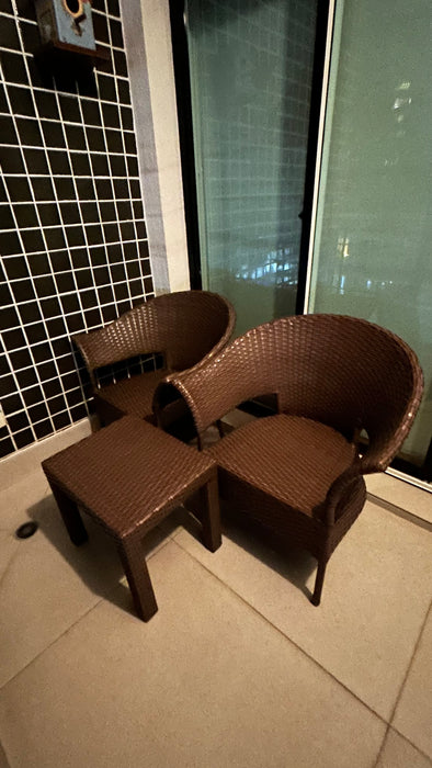 Par de Cadeiras com Banqueta em Fibra
