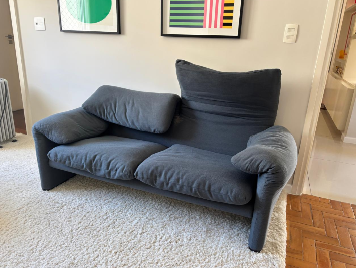 Sofá "Maralunga" Azul de 2 Lugares – Vico Magistretti para Probjeto