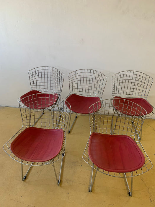 Conjunto com 5 Cadeiras "Bertóia"