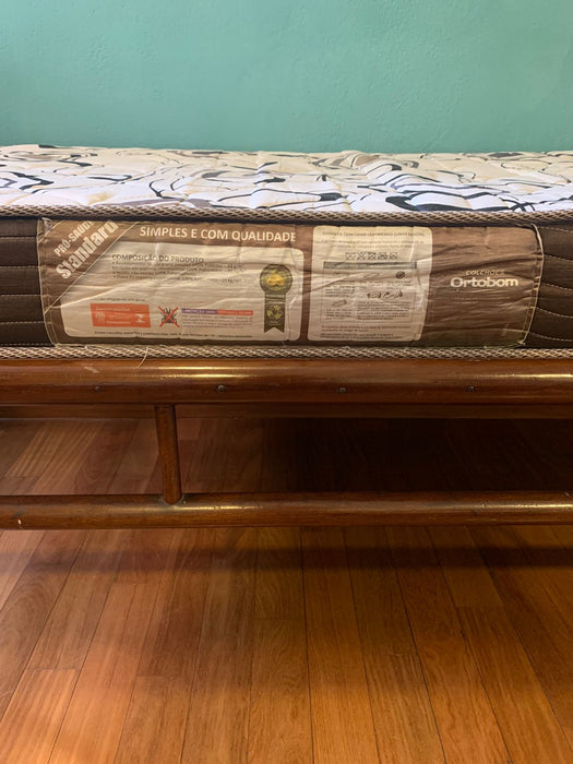 Cama de Solteiro Patente (colchão incluso) – Marcenaria